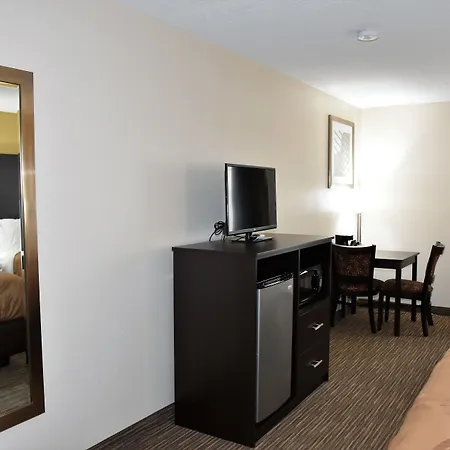 Quality Inn & Suites Metropolis I-24