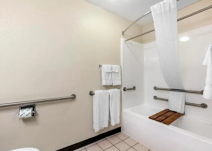 Quality & I-24 Hotel 4*