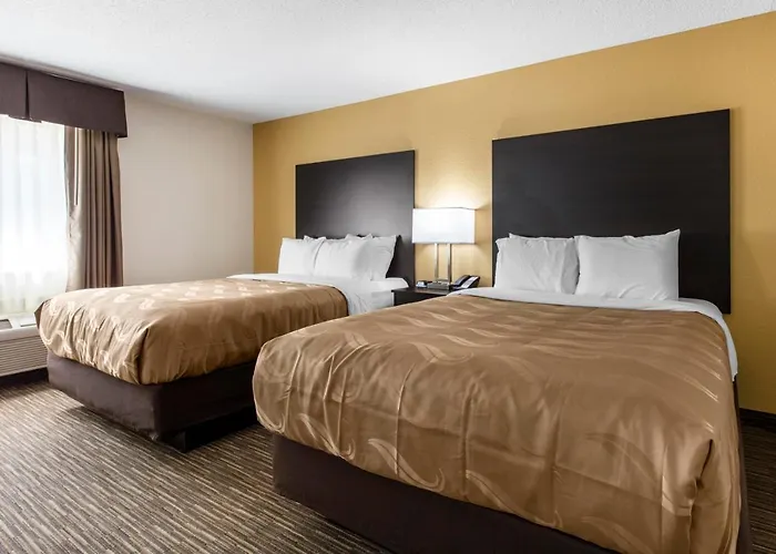 Hotel Quality & I-24 Metropolis