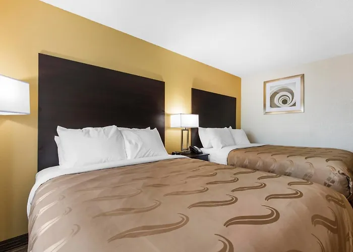 Hotel Quality & I-24 Metropolis