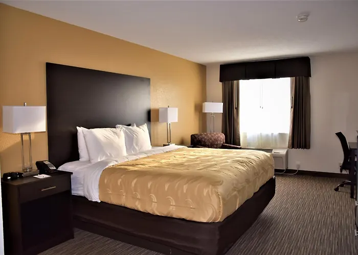 Hotel Quality & I-24 4*