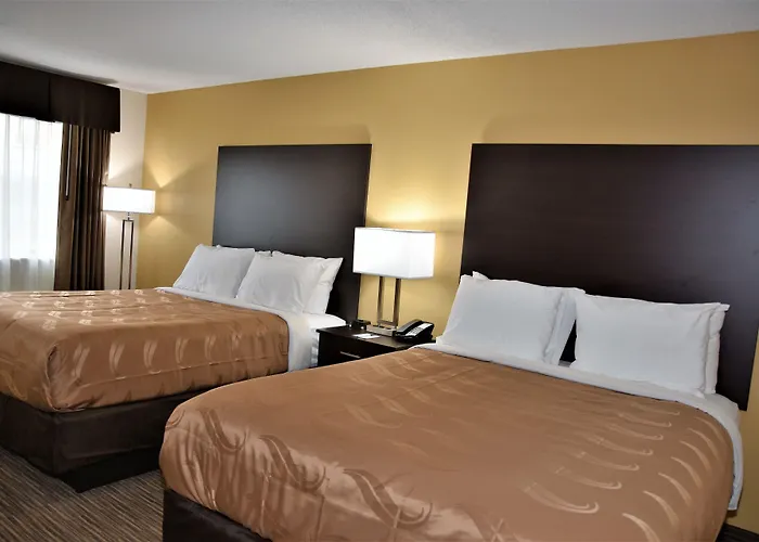 Hotel Quality & I-24 Metropolis