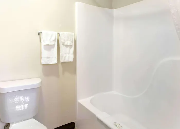 Quality & I-24 Hotel 4*