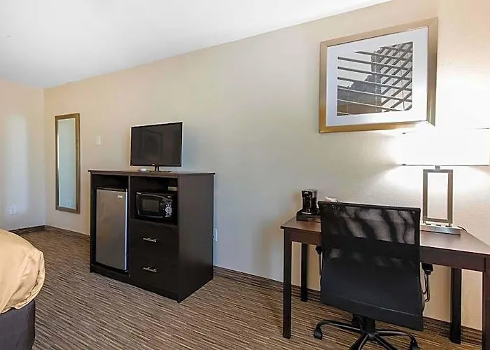 Quality & I-24 Hotel 4*